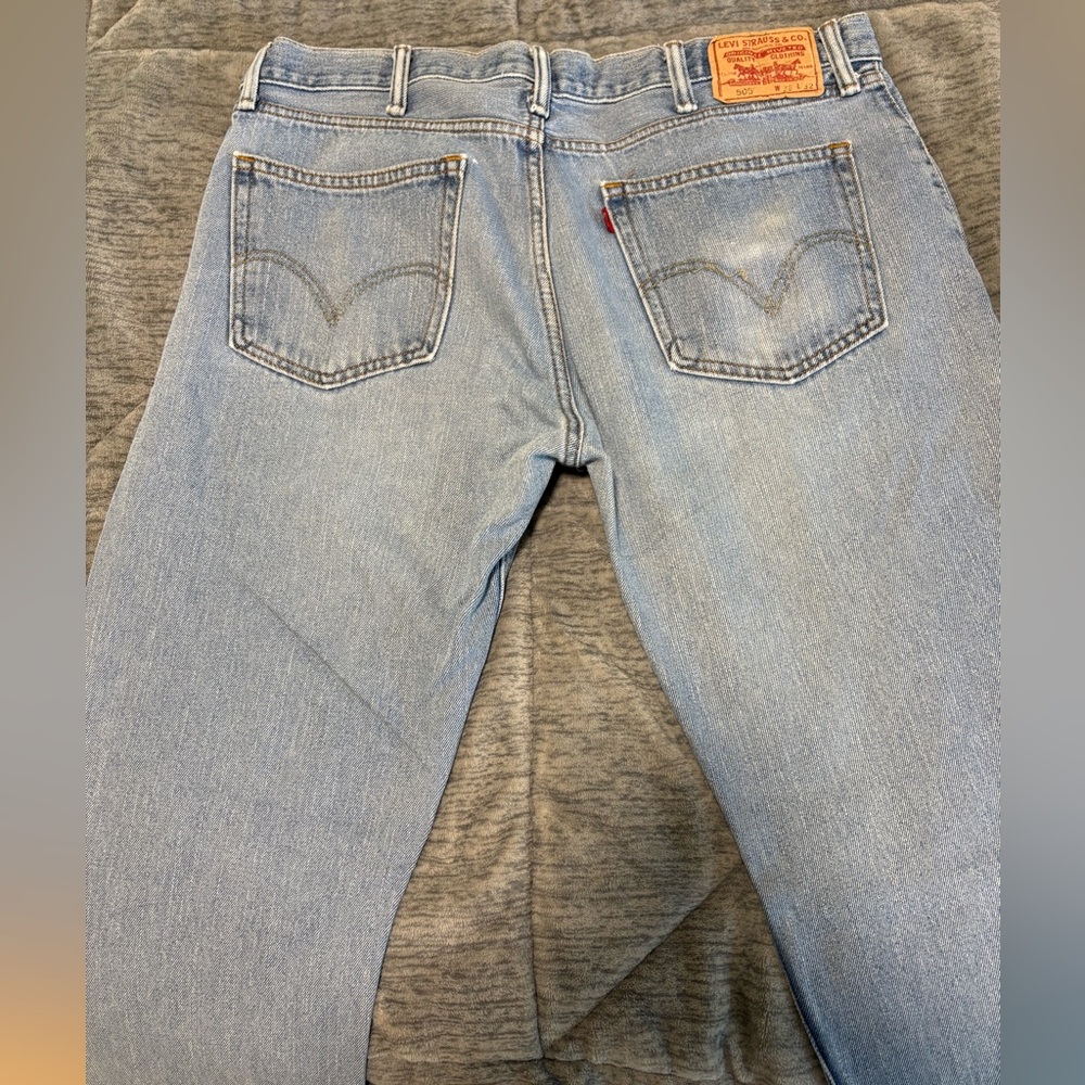 Men’s Straight Leg 505 Levi’s in light wash. Size 38 x 32